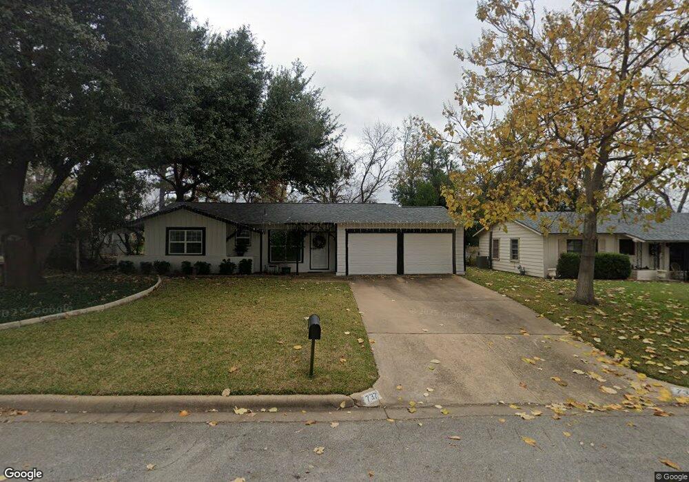 737 Oak Dr, Hurst, TX 76053 - photo 1