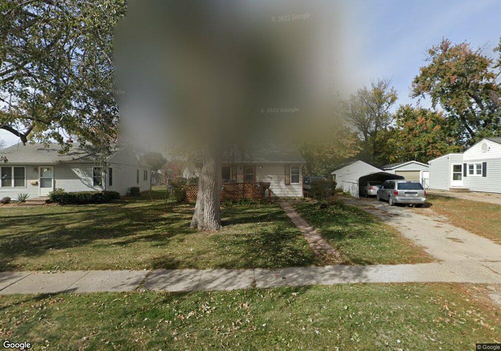 307 E 21st St S, Newton, IA 50208 - photo 1