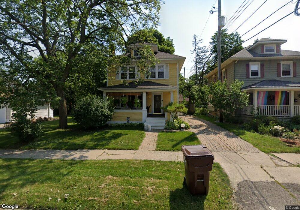 114 N Jenison Ave, Lansing, MI 48915 - photo 1