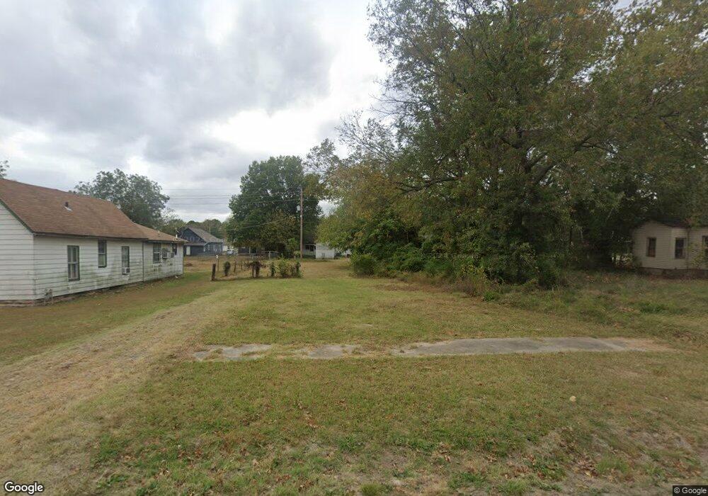712 N Porter Ave, Okmulgee, OK 74447 - photo 1