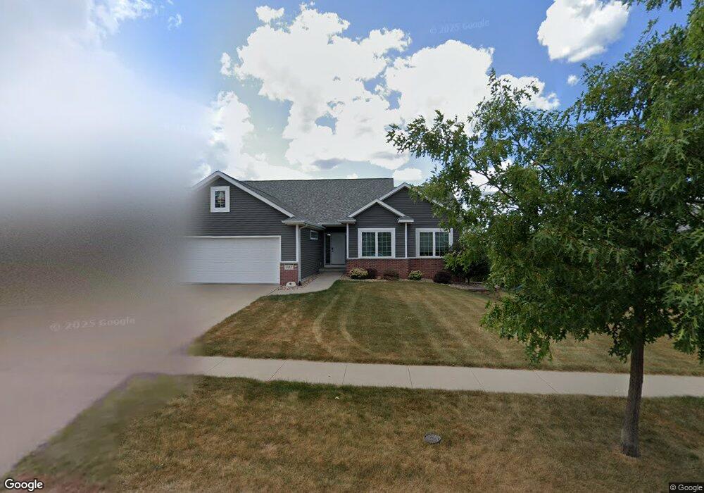 1112 Black Granite Rd NW, Cedar Rapids, IA 52405 - photo 1