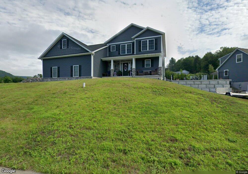 557 Fernwood Ave, Saint Clair, PA 17970 - photo 1