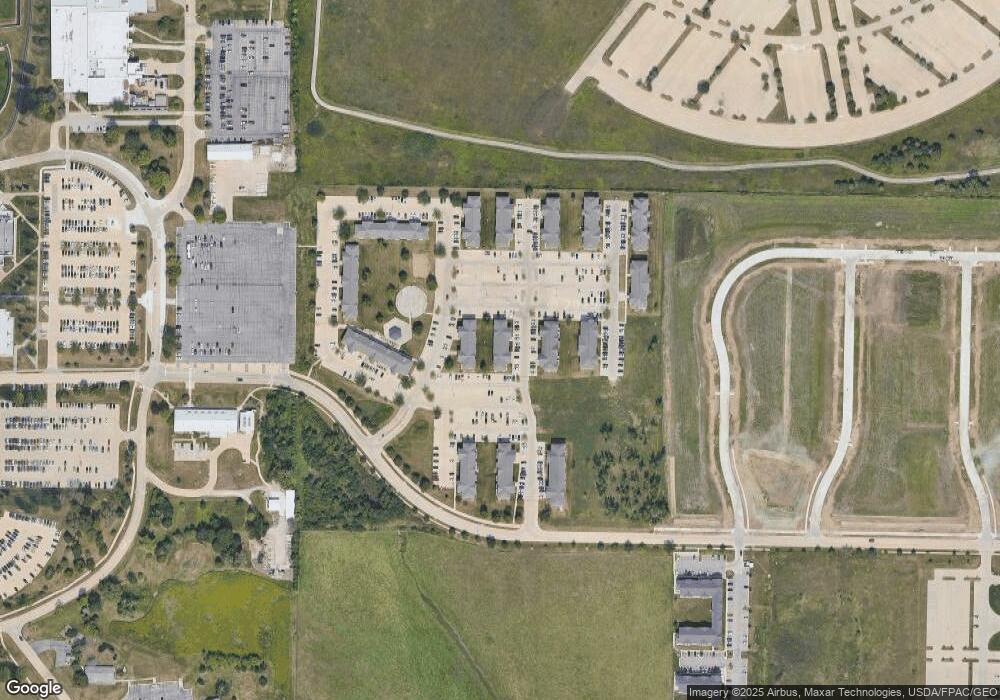 716 Kirkwood Pkwy SW unit 10, Cedar Rapids, IA 52404 - photo 1