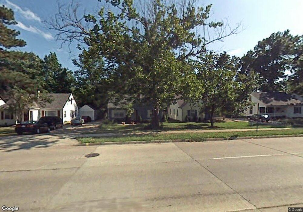 3717 SW 10th St, Topeka, KS 66604 - photo 1