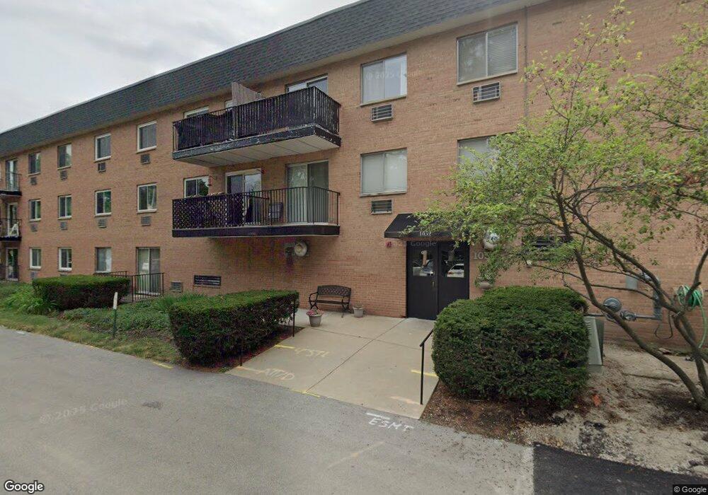 1052 N Mill St unit 211, Naperville, IL 60563 - photo 1