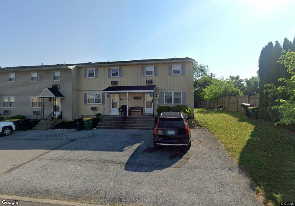 1115 Pine Grove Cir, Allentown, PA 18106 - photo 1