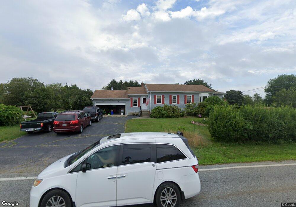 932 Mitchells Ln, Middletown, RI 02842 - photo 1