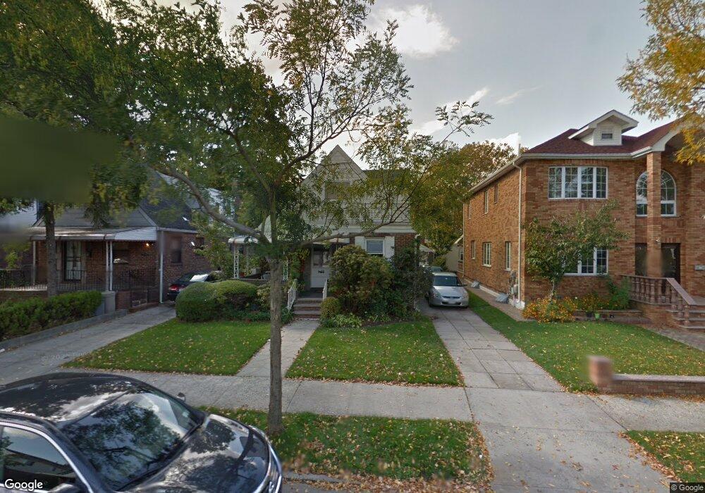 7638 172nd St, Fresh Meadows, NY 11366 - photo 1