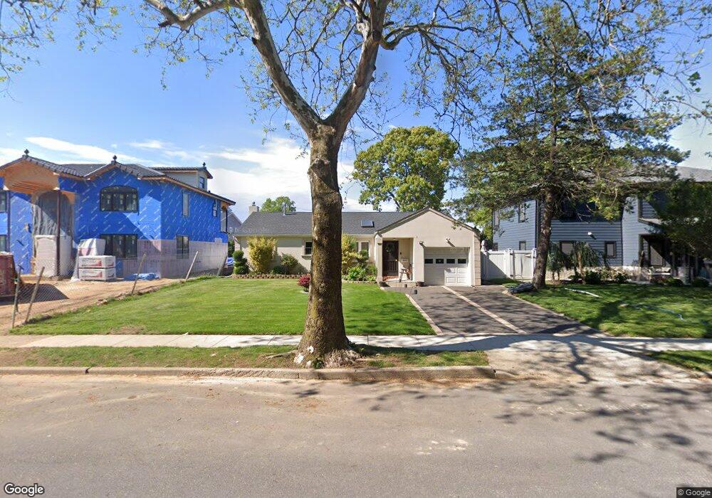 906 Chestnut St, Franklin Square, NY 11010 - photo 1