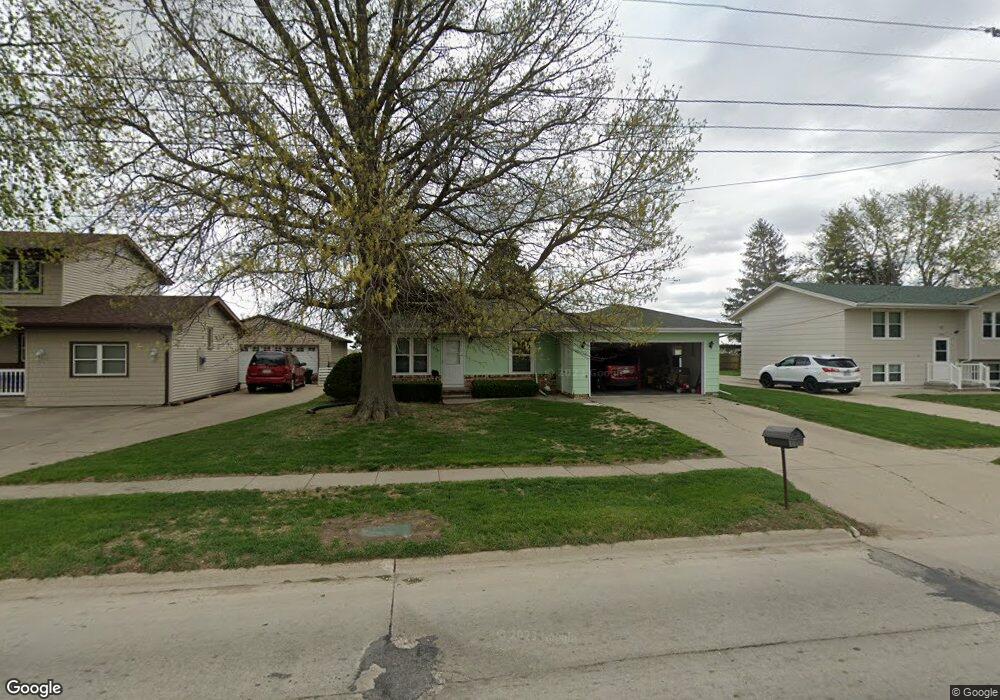 1036 E 19th St N, Newton, IA 50208 - photo 1