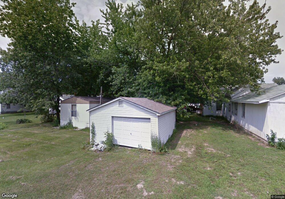 224 W Washington St, Virginia, IL 62691 - photo 1