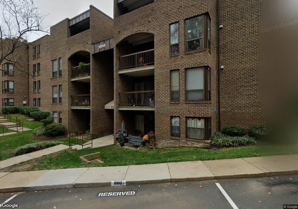 Chestnut Grove Condominiums, Reston, VA 20190 - photo 1