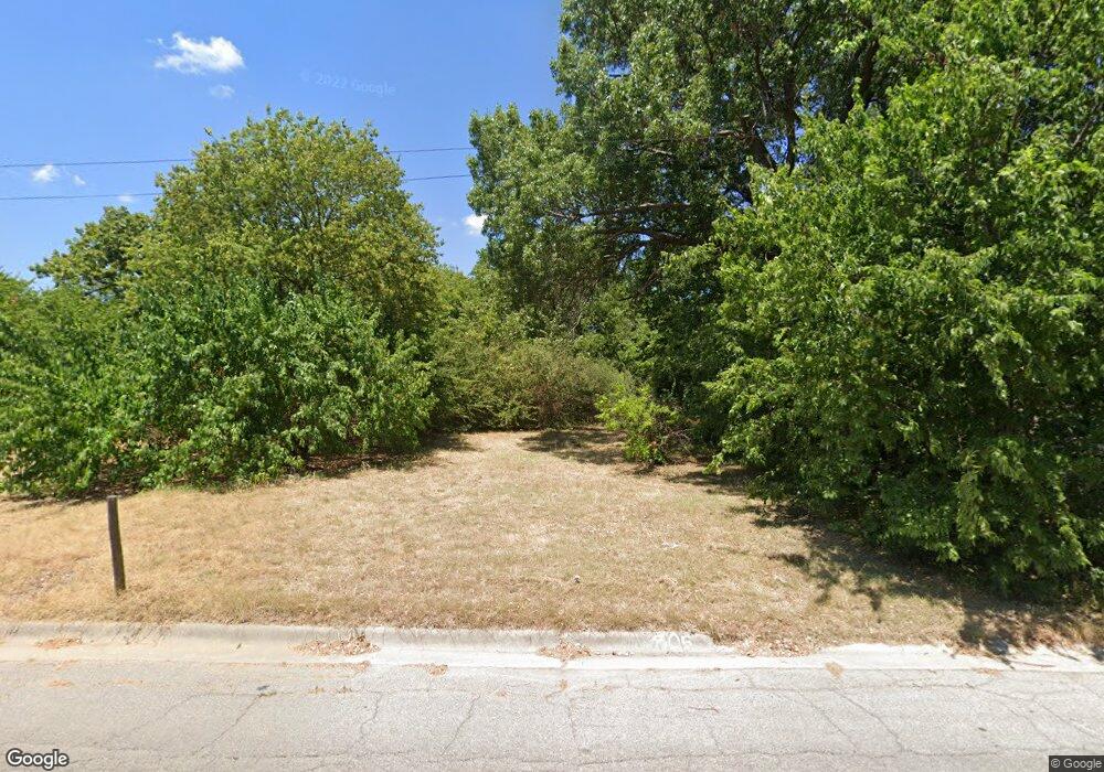 805 Mill St, Gainesville, TX 76240 - photo 1