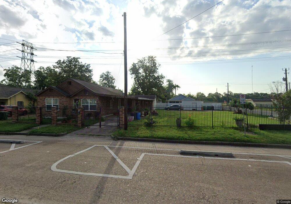 5402 Hardy St, Houston, TX 77009 - photo 1