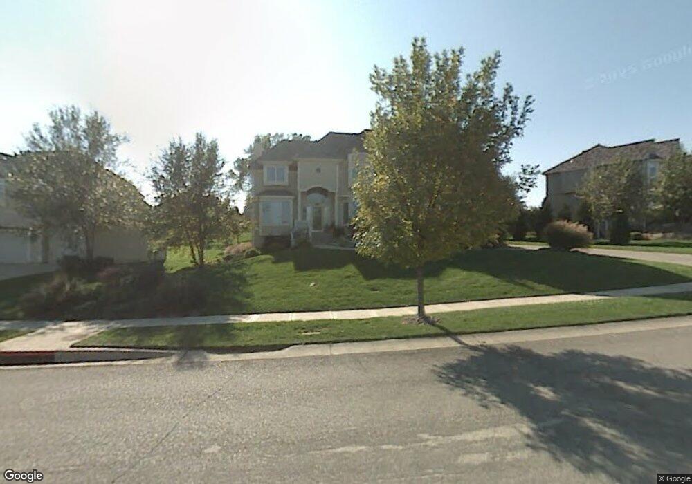 9420 Pine St, Lenexa, KS 66220 - photo 1