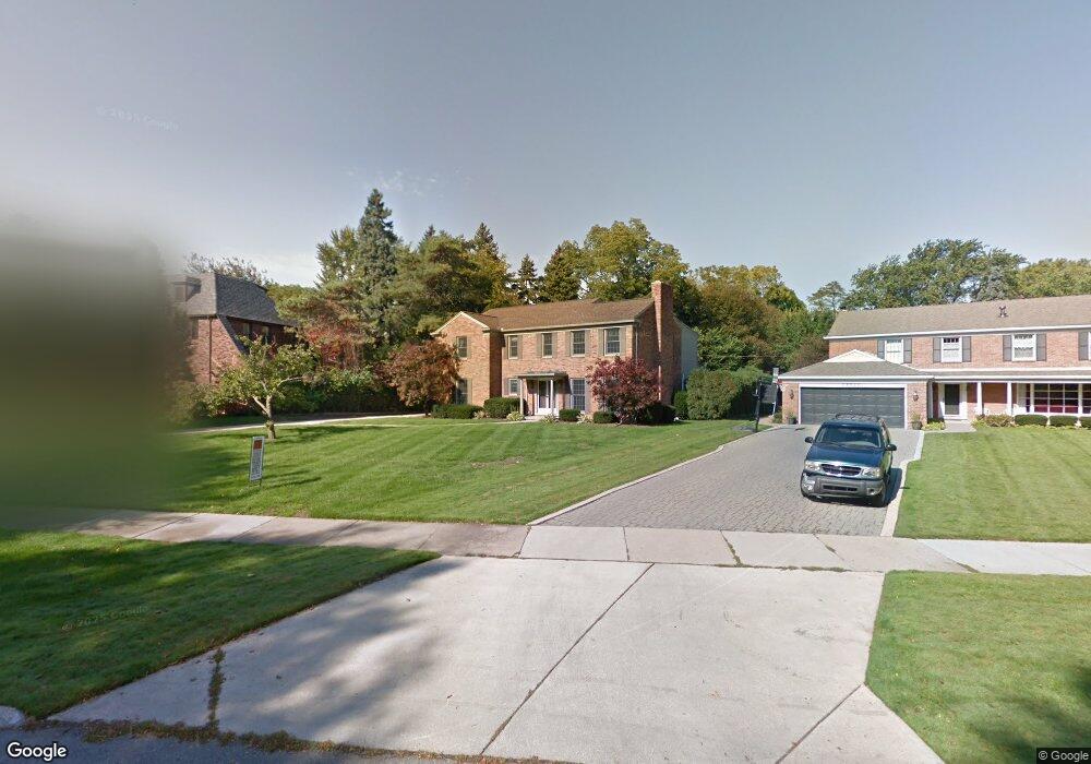 15335 Windmill Pointe Dr, Grosse Pointe Park, MI 48230 - photo 1