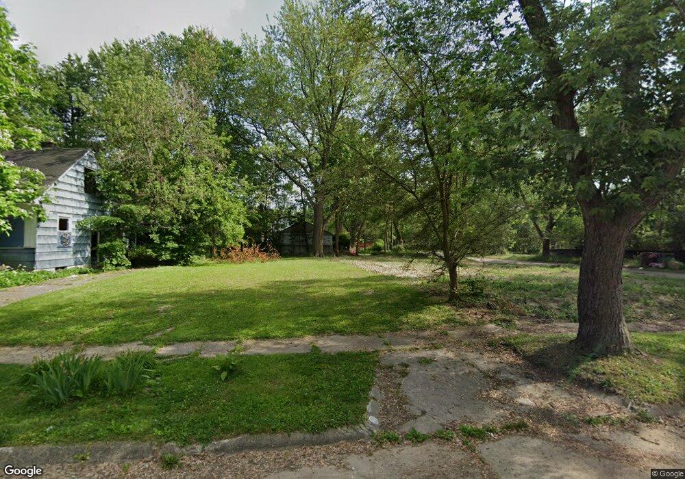 2306 Winifred Dr, Flint, MI 48506 - photo 1