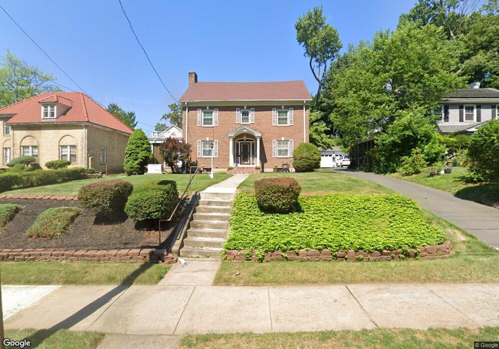 311 Ridgefield St, Hartford, CT 06112 - photo 1