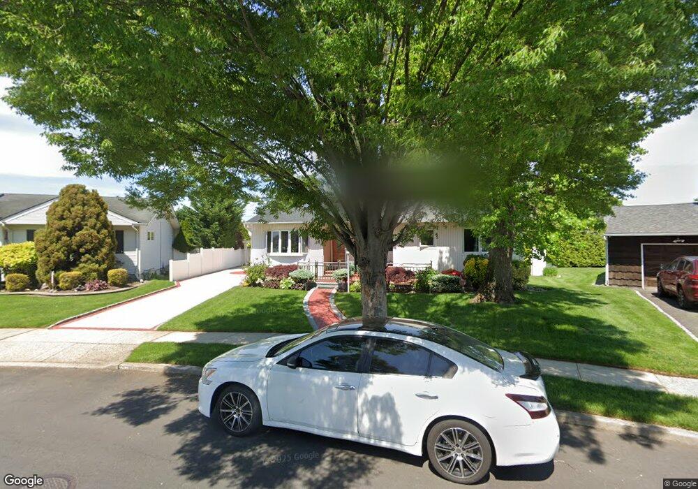 511 Plato St, Franklin Square, NY 11010 - photo 1