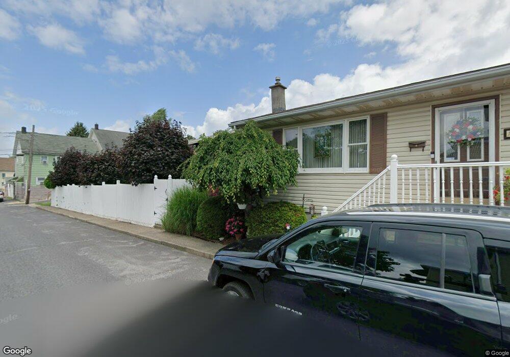 135 E Hickory St, Hazleton, PA 18201 - photo 1