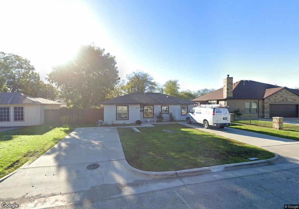 805 SW Dallas St, Grand Prairie, TX 75051 - photo 1