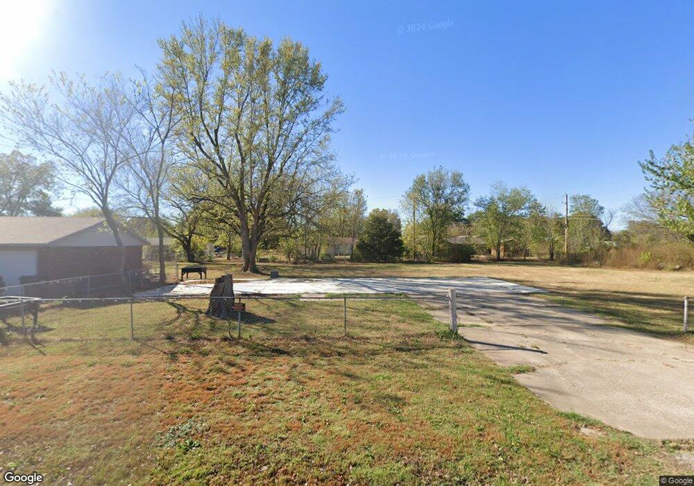 1218 N Taft Ave, Okmulgee, OK 74447 - photo 1
