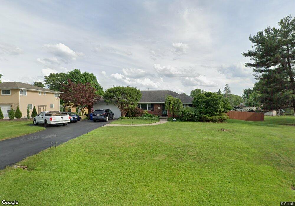 6127 Cherry Hill Dr, Columbus, OH 43213 - photo 1