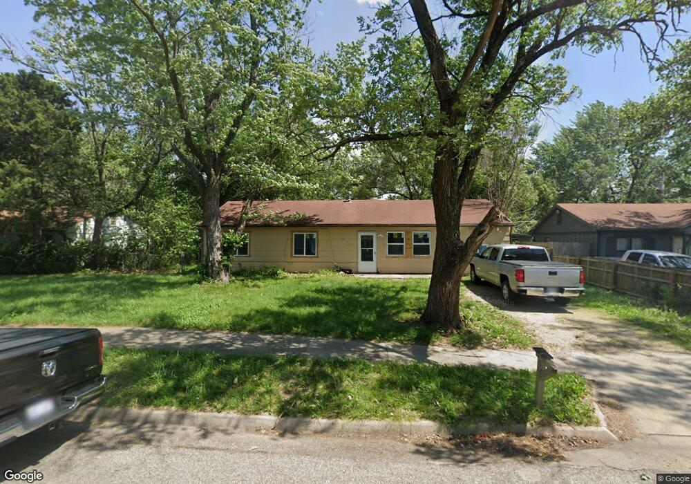 3434 SW Tara Ave, Topeka, KS 66611 - photo 1