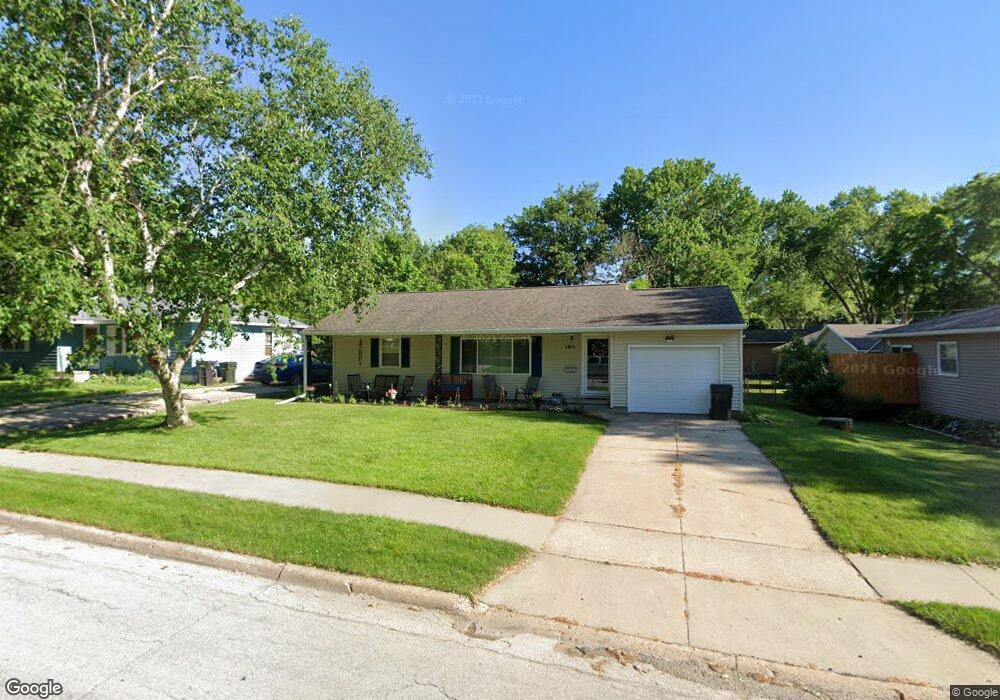 1611 Hawthorne Dr, Cedar Falls, IA 50613 - photo 1