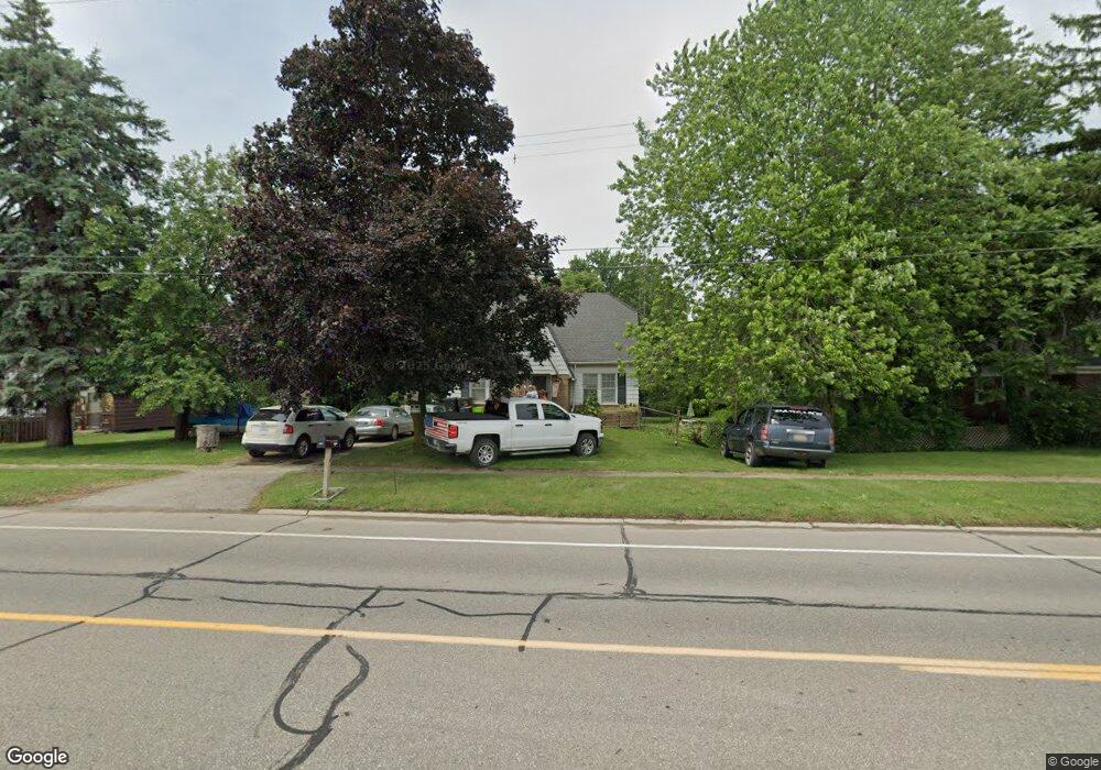 3388 Fenton Rd, Flint, MI 48507 - photo 1