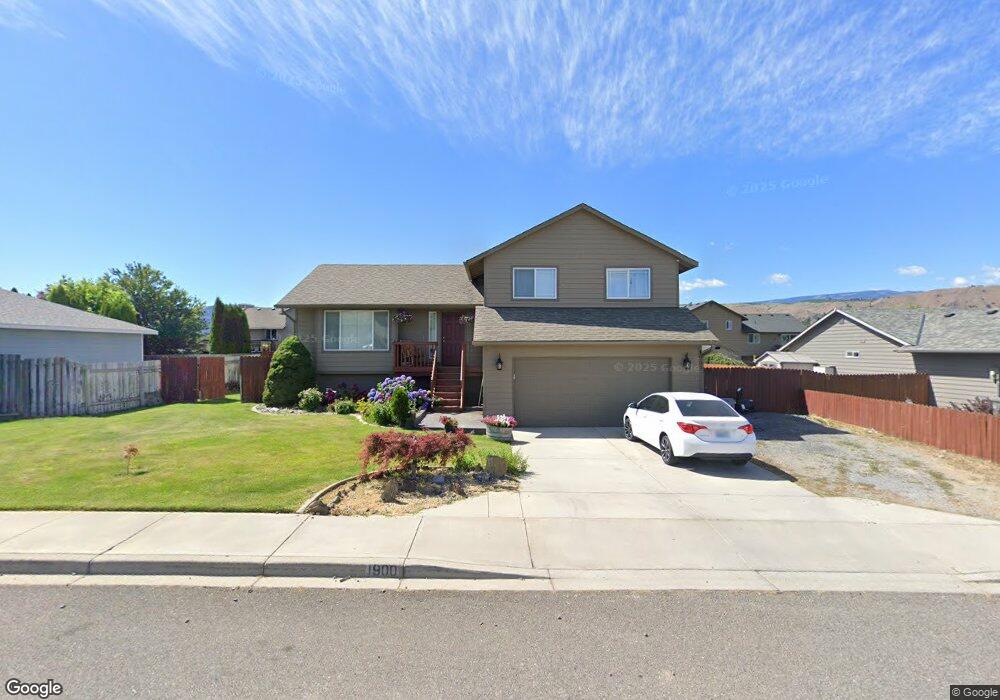 1900 3rd St SE, East Wenatchee, WA 98802 - photo 1