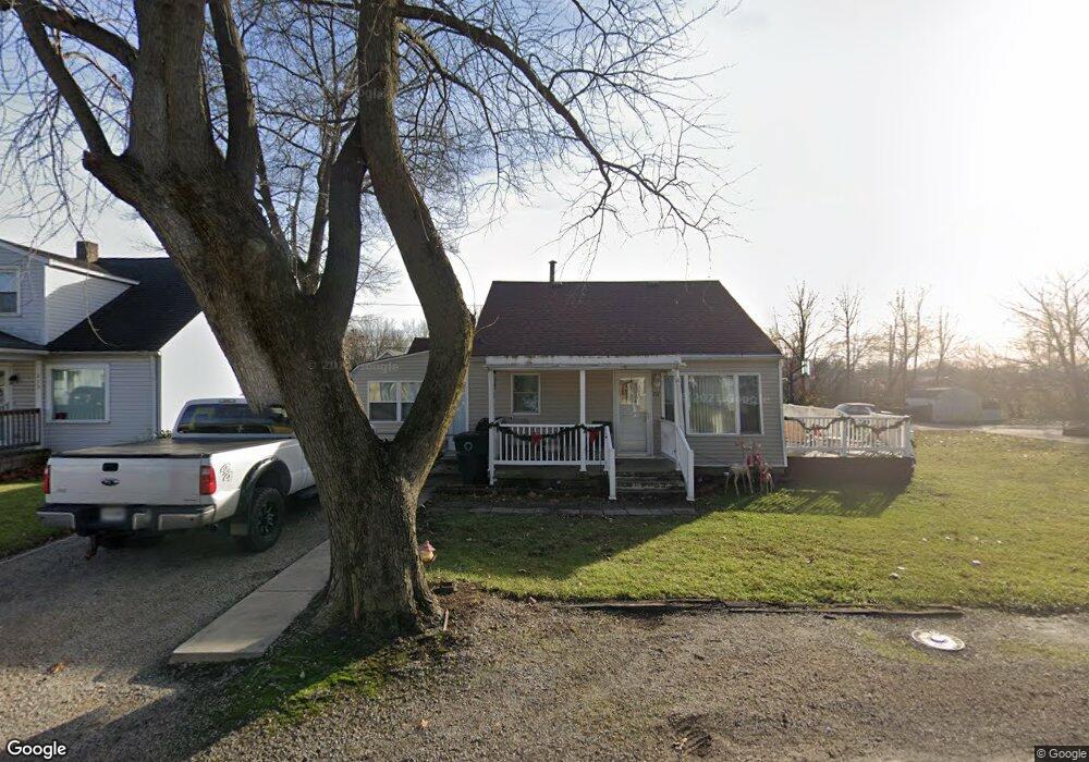 211 E Cowing Dr, Muncie, IN 47303 - photo 1