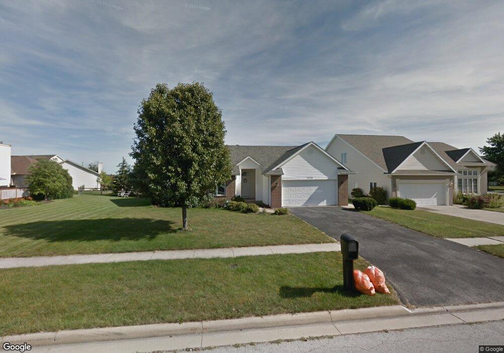 1529 Misty Oaks Dr, Findlay, OH 45840 - photo 1