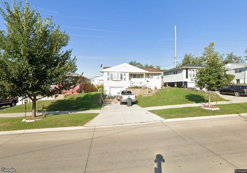 1316 18th St SW, Cedar Rapids, IA 52404 - photo 1