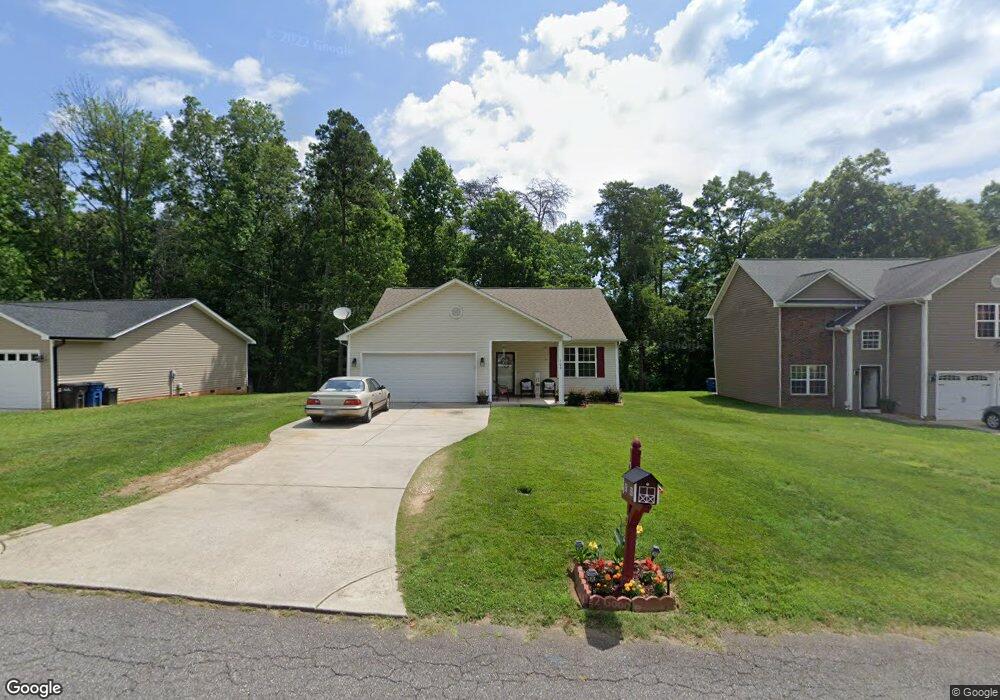 709 Berkshire Dr, Statesville, NC 28677 - photo 1