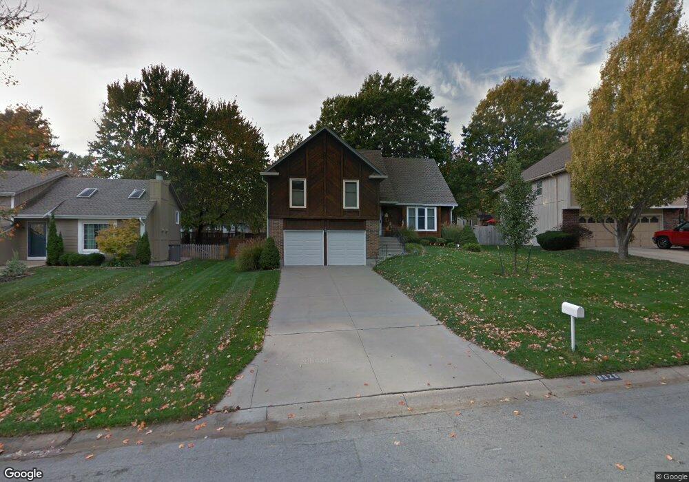 8526 Alden St, Lenexa, KS 66215 - photo 1