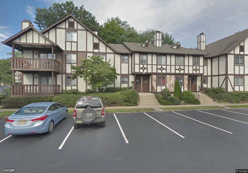 2905 Hemingway Ln, Mahwah, NJ 07430 - photo 1