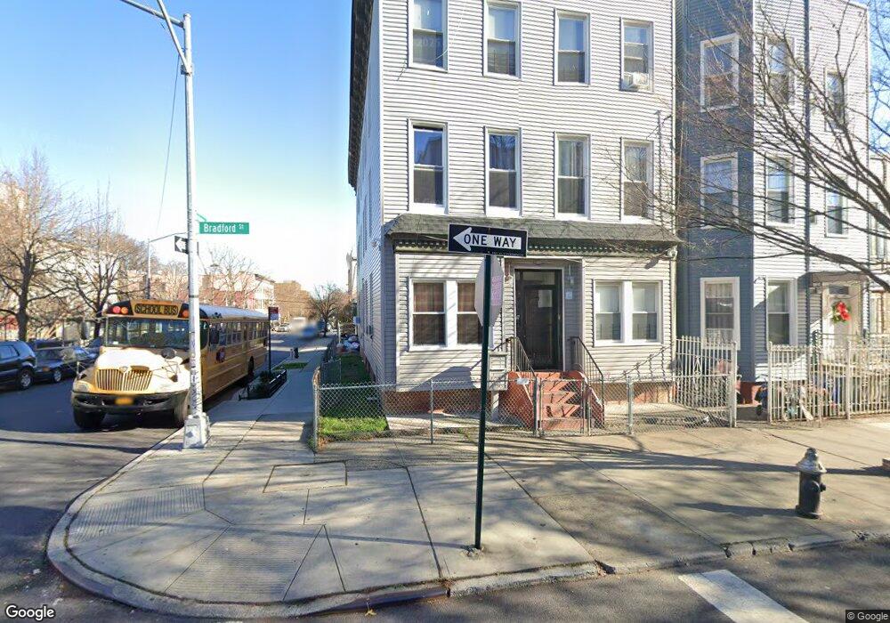 9 Bradford St unit 3-R, Brooklyn, NY 11207 - photo 1