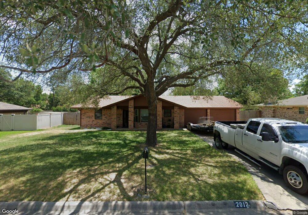 2012 Woodlawn St, Gainesville, TX 76240 - photo 1
