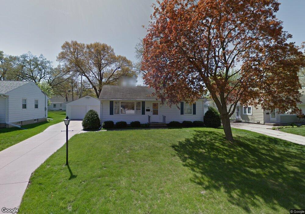 3215 Dairydale Ct SE, Cedar Rapids, IA 52403 - photo 1