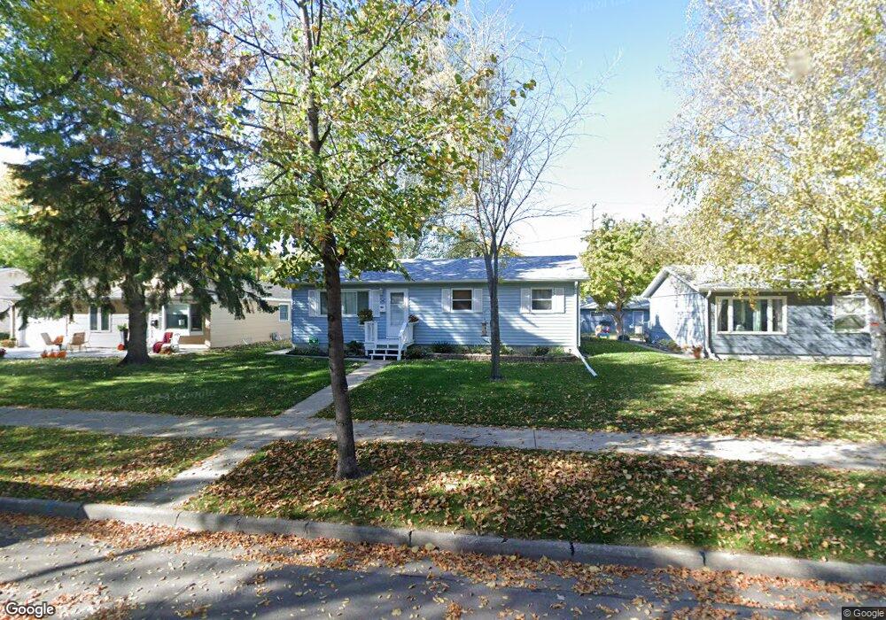 1418 S 18th St, Grand Forks, ND 58201 - photo 1