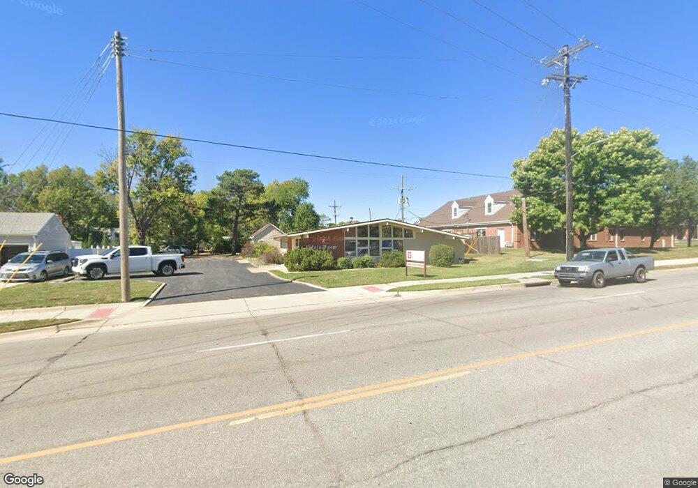 1133 SW Gage Blvd, Topeka, KS 66604 - photo 1