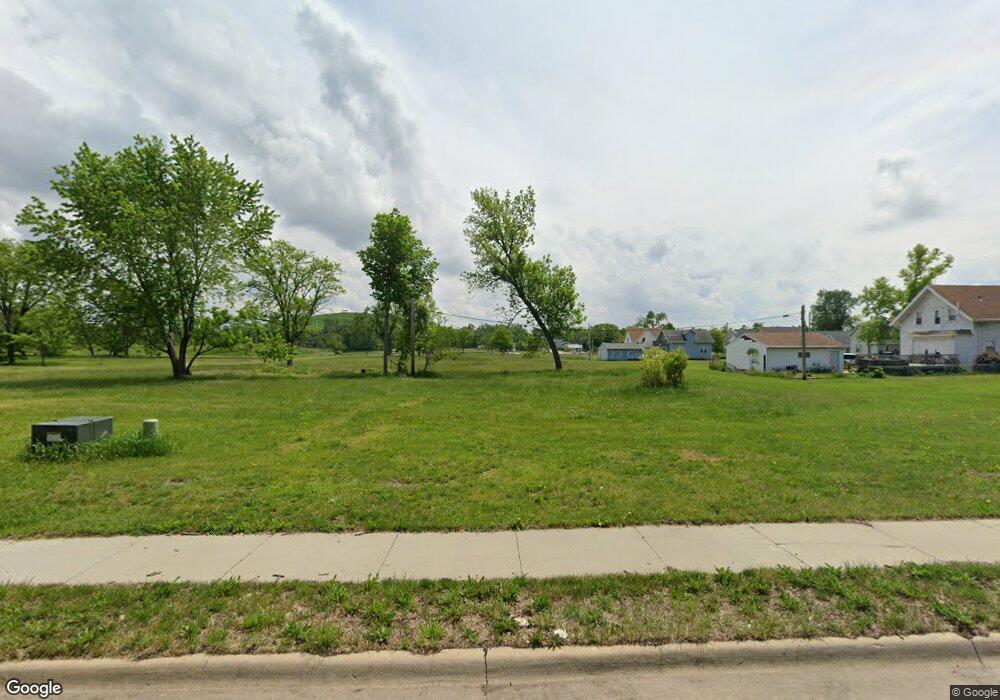 82 18th Ave SW, Cedar Rapids, IA 52404 - photo 1