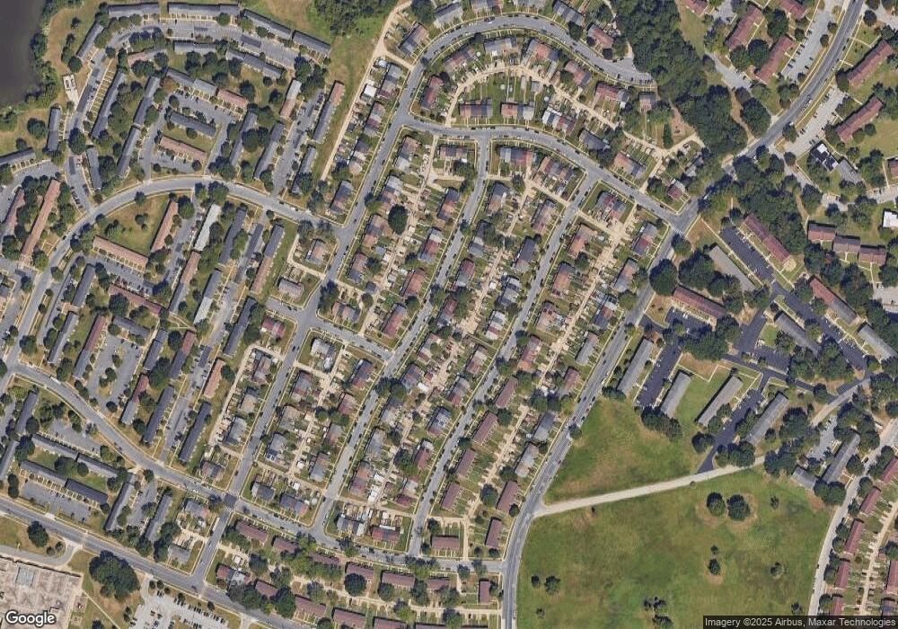 1015 Foxcroft Ln, Essex, MD 21221 - photo 1