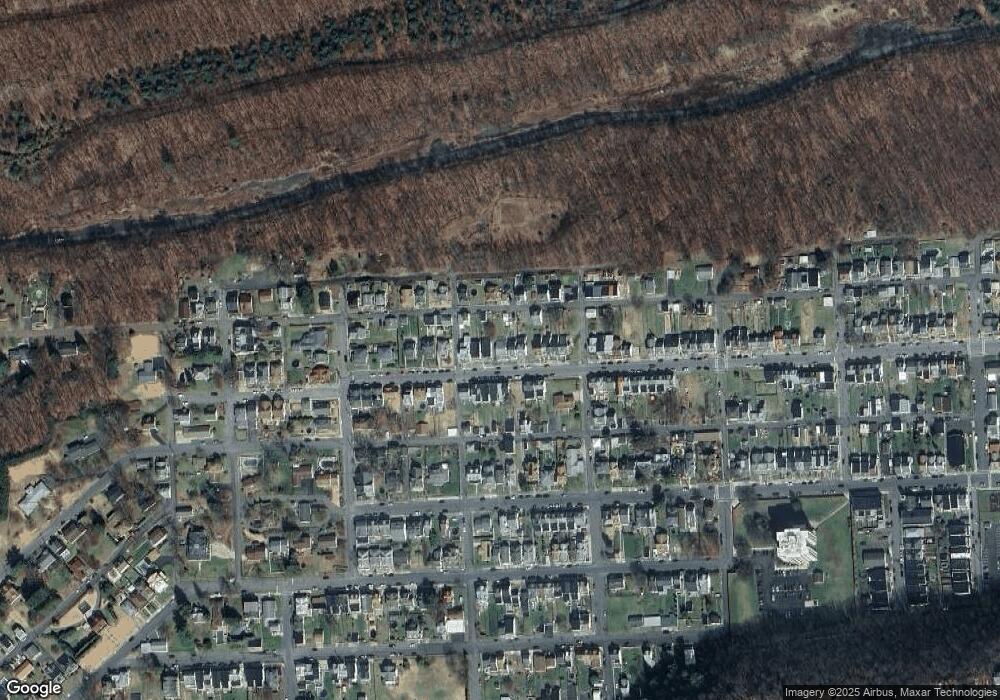 1531 W Walnut St, Coal Township, PA 17866 - photo 1