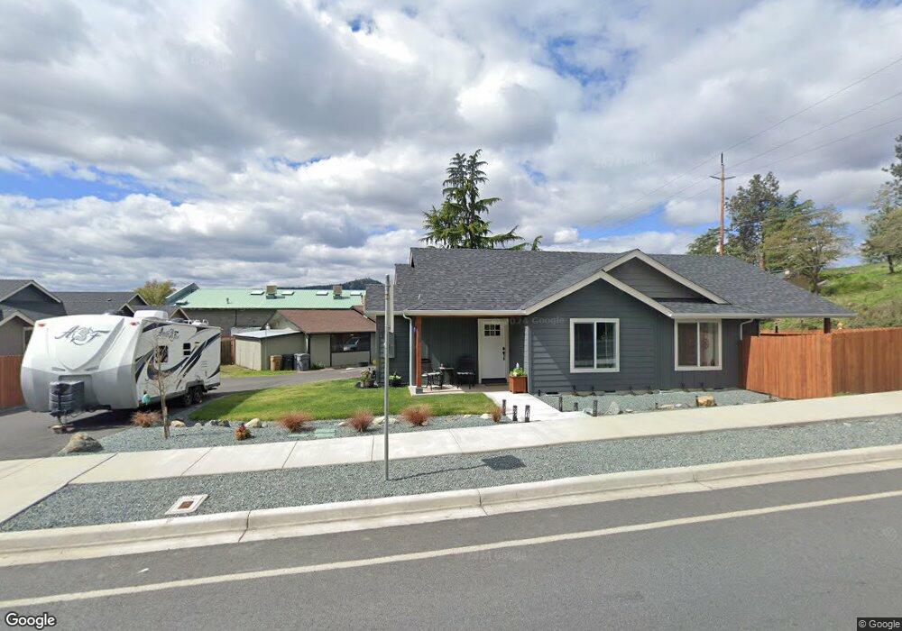 1698 NE 9th St unit 1, Grants Pass, OR 97526 - photo 1