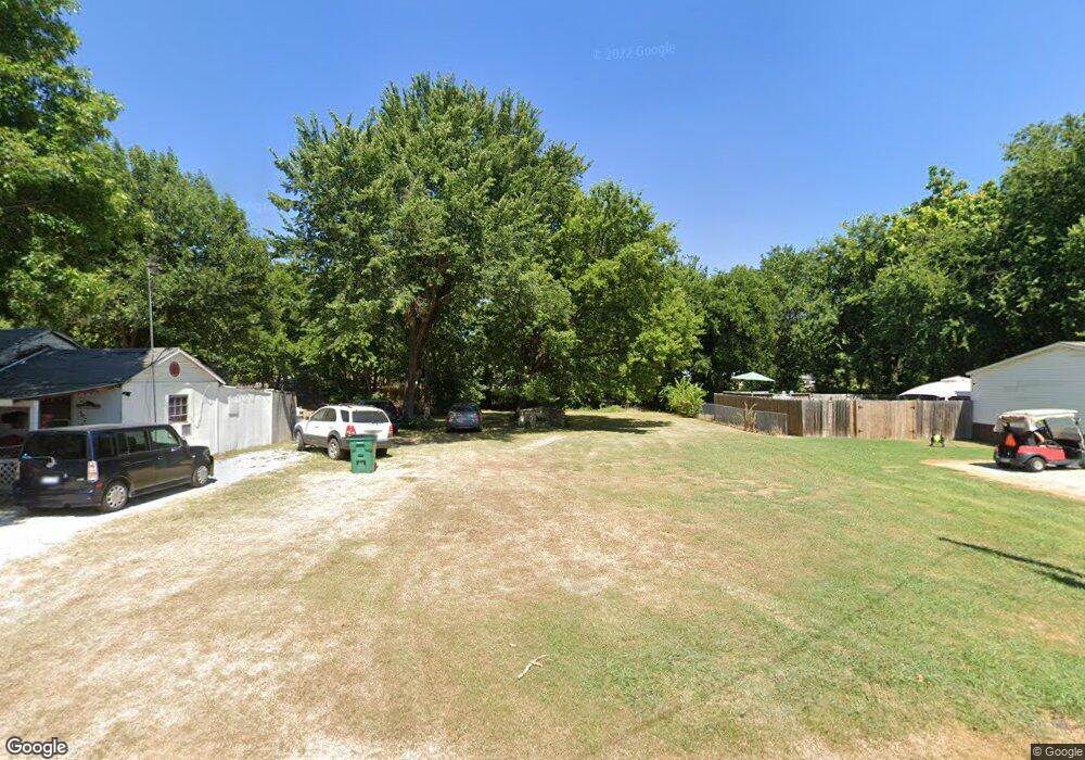 922 Locust St, Gainesville, TX 76240 - photo 1