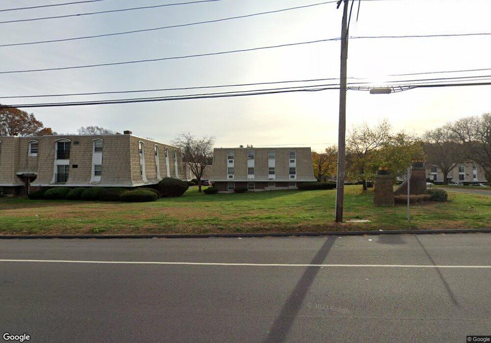 1174 Middle Turnpike W unit C1, Manchester, CT 06040 - photo 1