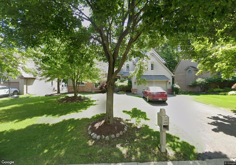 4752 Woodbine Cir, West Bloomfield, MI 48323 - photo 1