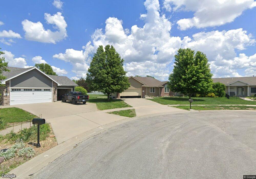 3318 SW 45th Ct, Topeka, KS 66610 - photo 1